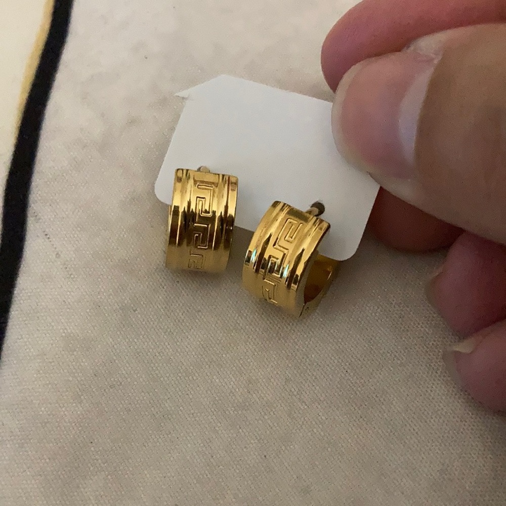 Stainless steel gold plated huggie hoop earrings